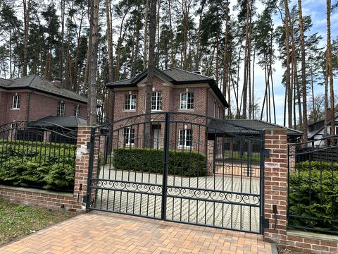 будинок за адресою Патріотів вул.