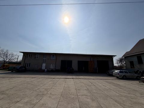 комерційна за адресою Центральна, 12