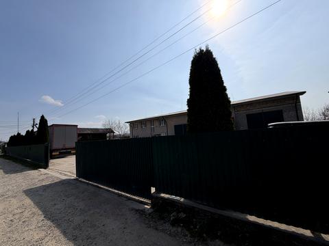 комерційна за адресою Центральна, 12