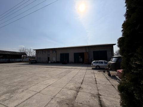 комерційна за адресою Центральна, 12