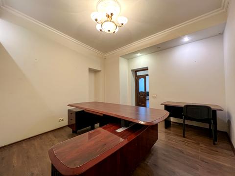 коммерческая по адресу Андреевский спуск, 11