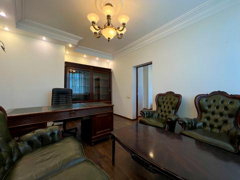 коммерческая по адресу Андреевский спуск, 11