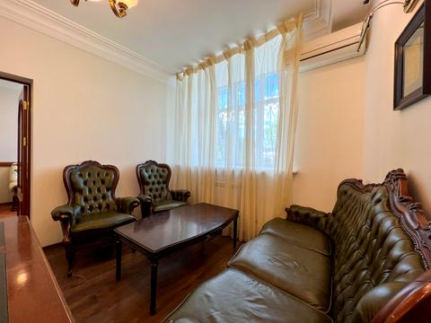 коммерческая по адресу Андреевский спуск, 11