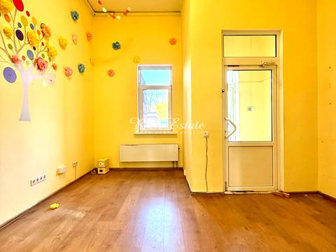 комерційна за адресою Авіаконструктора Ігоря Сікорського вул. (Танкова), 1