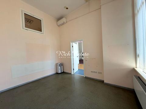 комерційна за адресою Авіаконструктора Ігоря Сікорського вул. (Танкова), 1