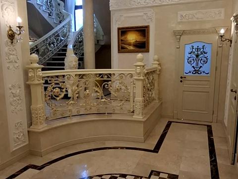 будинок за адресою с. Угринів, Калуське шосе