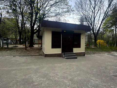 комерційна за адресою Пасічна вул., 90