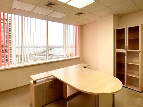 комерційна за адресою Королеви Єлизавети ІІ вул. (Глинки), 2