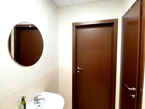 комерційна за адресою Королеви Єлизавети ІІ вул. (Глинки), 2