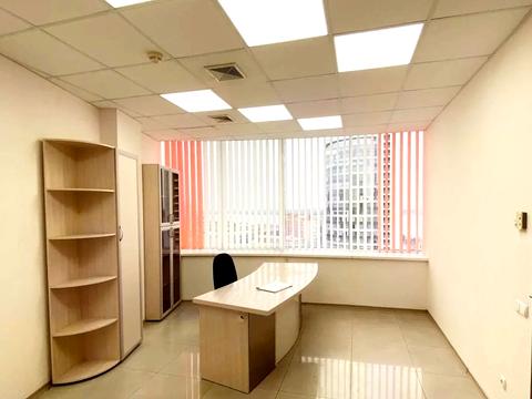 комерційна за адресою Королеви Єлизавети ІІ вул. (Глинки), 2