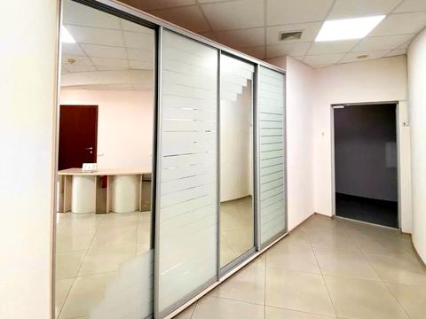 комерційна за адресою Королеви Єлизавети ІІ вул. (Глинки), 2