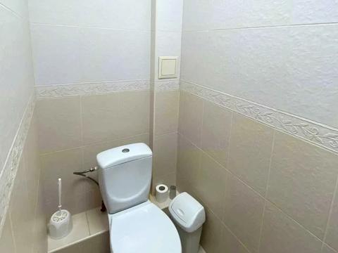 комерційна за адресою Королеви Єлизавети ІІ вул. (Глинки), 2