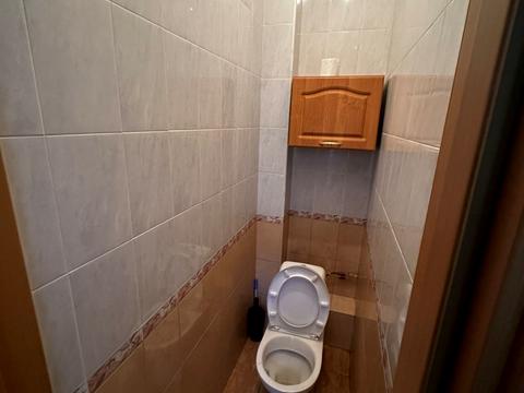 комерційна за адресою Володимирська вул., 11
