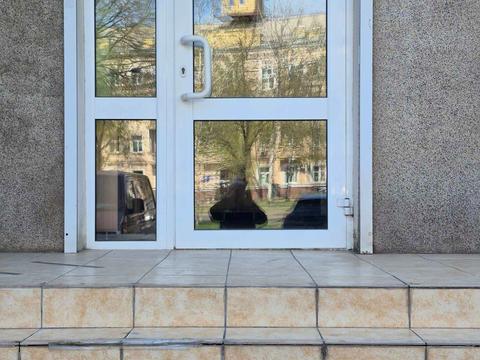 комерційна за адресою Свято-Миколаївська вул. (Леніна), 28