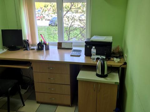 комерційна за адресою Свято-Миколаївська вул. (Леніна), 28