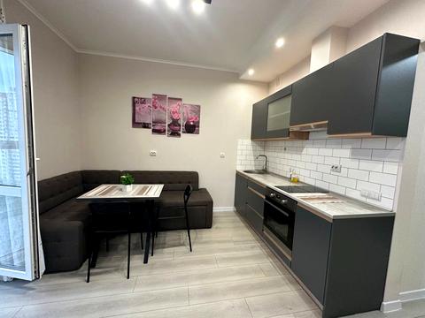 квартира за адресою Ревуцького вул., 54