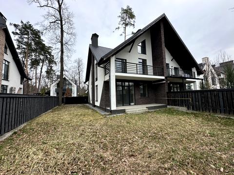 будинок за адресою Євгена Коновальця вул.