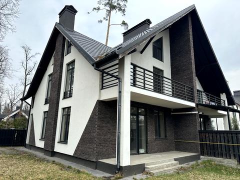 будинок за адресою Євгена Коновальця вул.