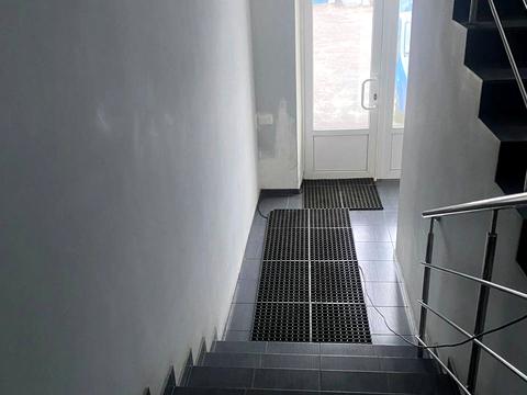 комерційна за адресою Канатна вул., 128