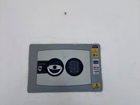 комерційна за адресою Лисенка вул., 1