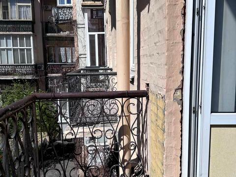 комерційна за адресою Лисенка вул., 1