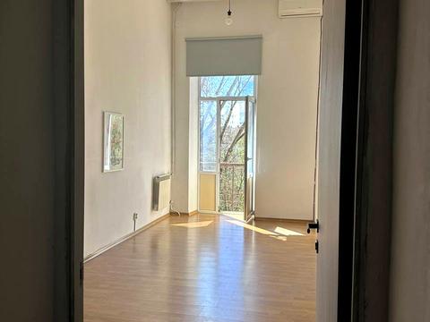 комерційна за адресою Лисенка вул., 1