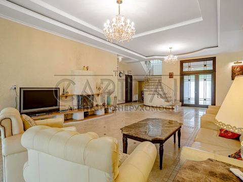 будинок за адресою Велика Набережна, 10