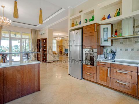 будинок за адресою Велика Набережна, 10