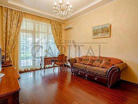 будинок за адресою Велика Набережна, 10