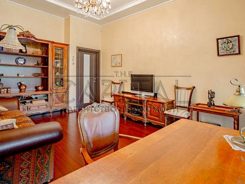 будинок за адресою Велика Набережна, 10