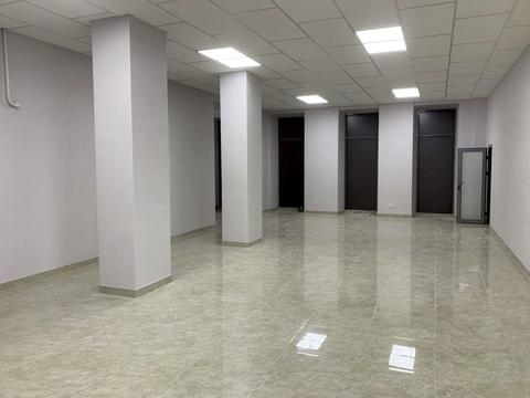 комерційна за адресою Дмитра Яворницького просп. (Карла Маркса), 105