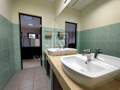 комерційна за адресою Єрощенка вул., 12