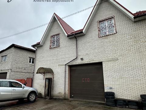 комерційна за адресою Чорновола вул., 115