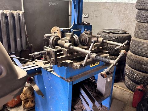 комерційна за адресою Чорновола вул., 115