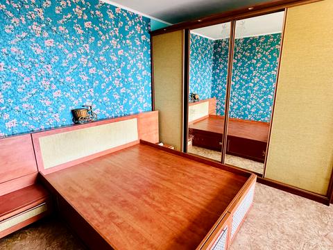 квартира по адресу Владимира Момота ул., 40