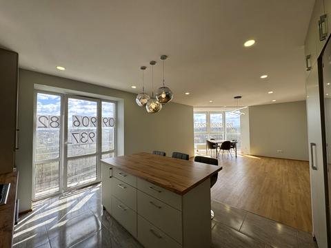 квартира за адресою Володимира Івасюка вул., 82