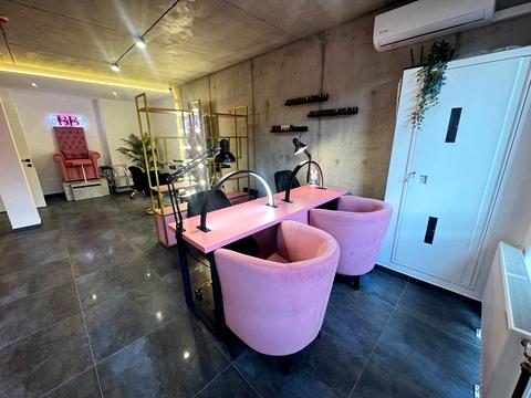 комерційна за адресою Олега Мудрака вул. (Генерала Наумова), 1-Б