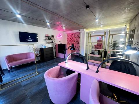 комерційна за адресою Олега Мудрака вул. (Генерала Наумова), 1-Б