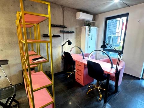 комерційна за адресою Олега Мудрака вул. (Генерала Наумова), 1-Б