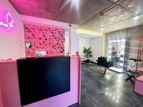 комерційна за адресою Олега Мудрака вул. (Генерала Наумова), 1-Б