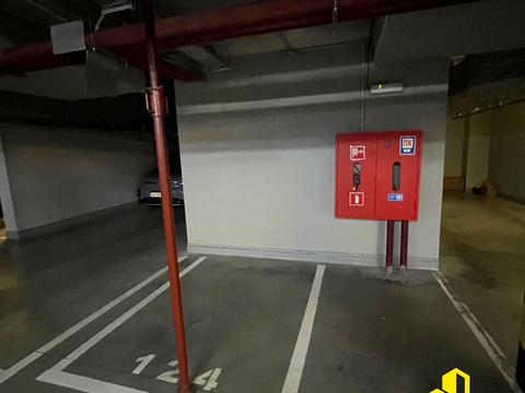 паркомісце за адресою Андрія Верхогляда вул. (Михайла Драгомирова), 20