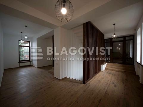 коммерческая по адресу Василя Щавинського ул. (Петровського), 1