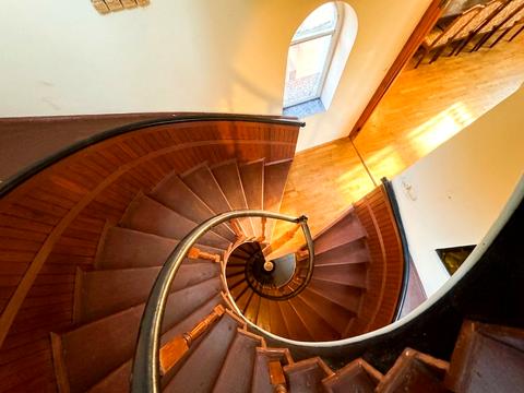 комерційна за адресою Вишнева, 51