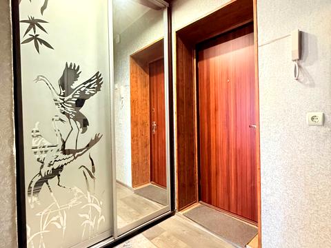 квартира за адресою Михайла Лушпи просп., 52