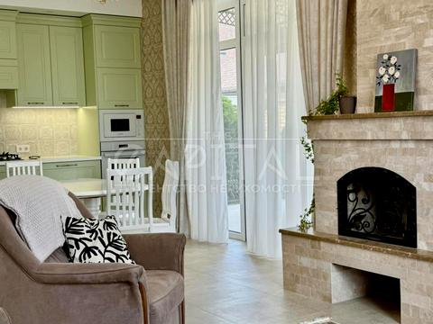 дом по адресу розкішна