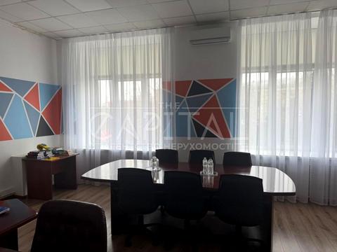 комерційна за адресою майдан Незалежності пл., 18