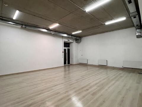 коммерческая по адресу Ивана Франко ул., 1