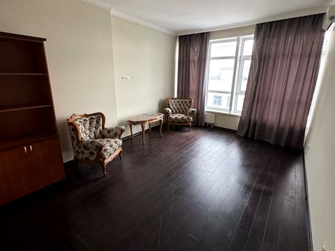 комерційна за адресою Кловський узвіз, 7a