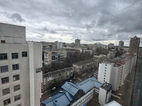 комерційна за адресою Кловський узвіз, 7a