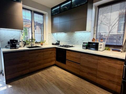 дом по адресу Українська ул.